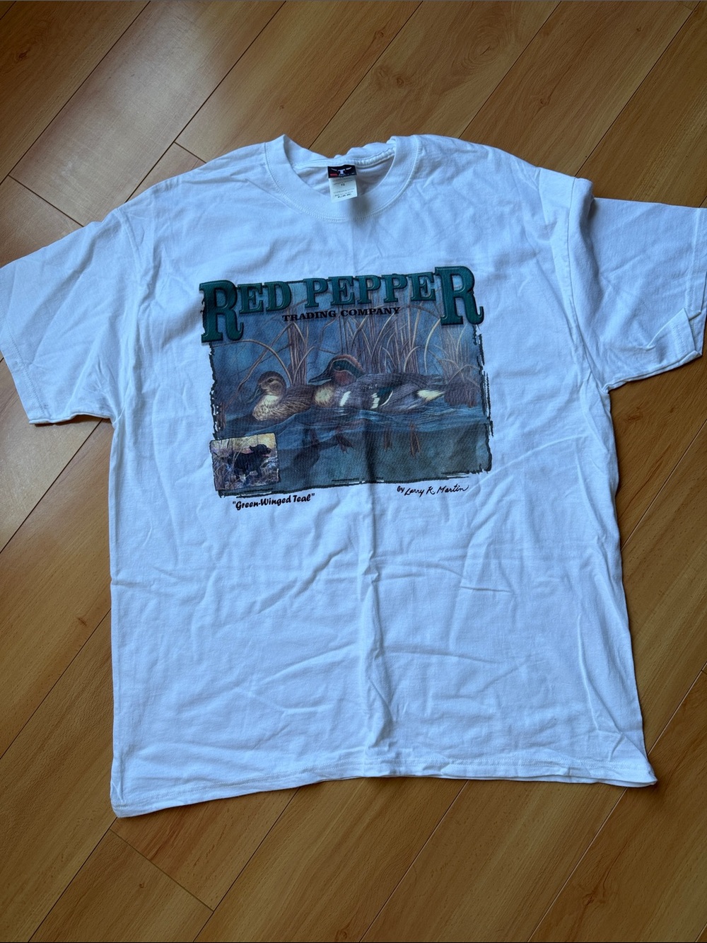 Red Pepper Trading Company White Graphic Short Sleeve Tee